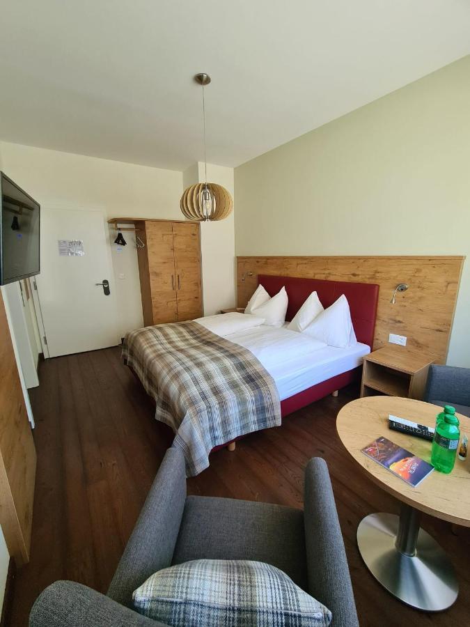 Hotel Roggen Erschmatt ภายนอก รูปภาพ